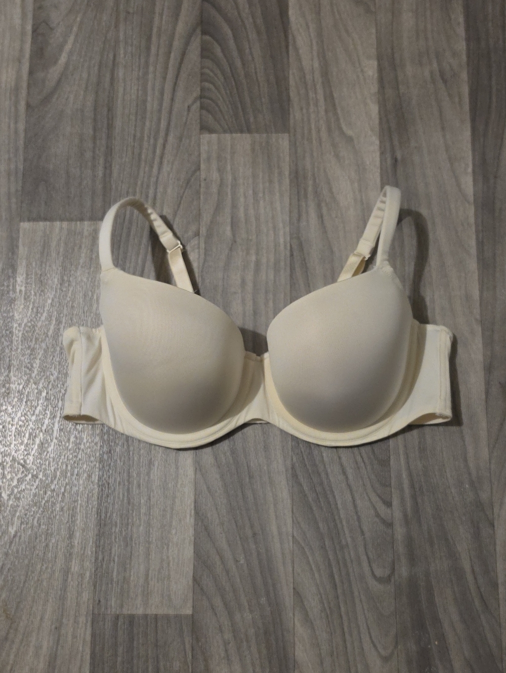Cacique Cream Smooth T-Shirt Bra Underwie Push-up Size 42C.